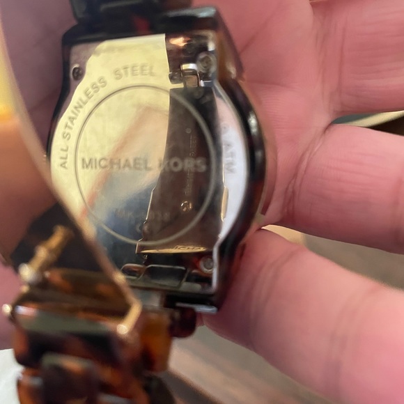 Michael Kors Acrylic Tortoiseshell Watch w/ Box - Picture 7 of 11